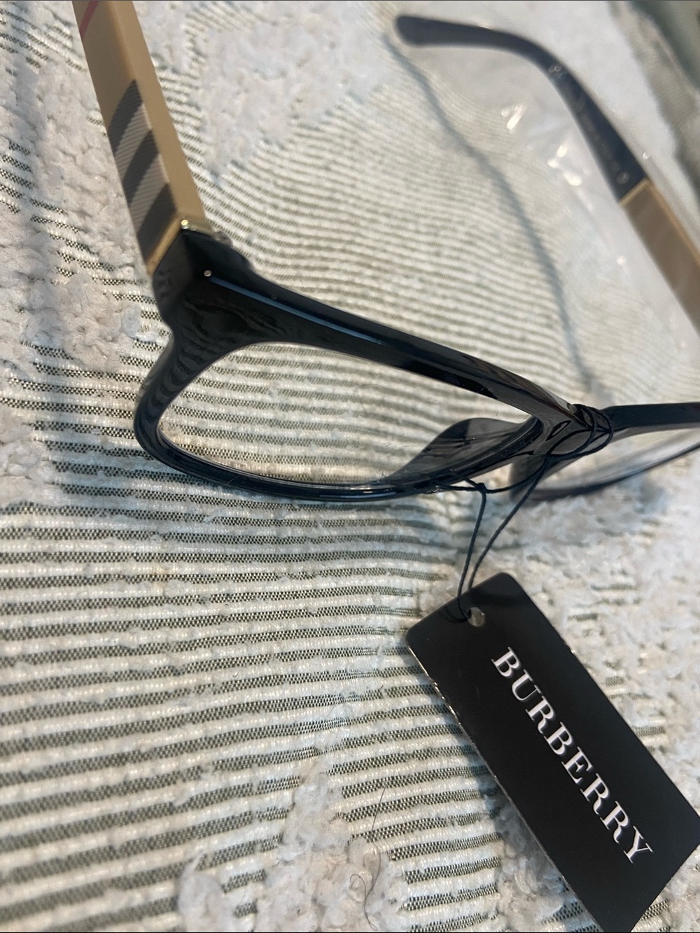 Black & Beige Frame Eyewear. Great for mounting